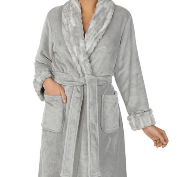 Midnight by Carole Hochman Other - Carole Hochman Ladies Soft Plush Wrap Roping gray  Cozy Patch Pockets Size M